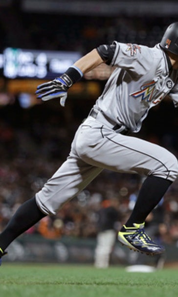 Marlins hold off rally in ninth, beat Giants 5-4 (Jul 08, 2017)